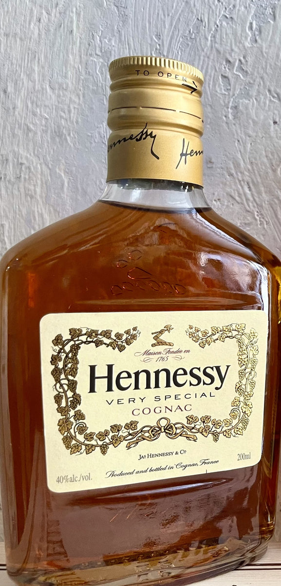Hennessy VS Cognac (200ml) – Artisan W&S